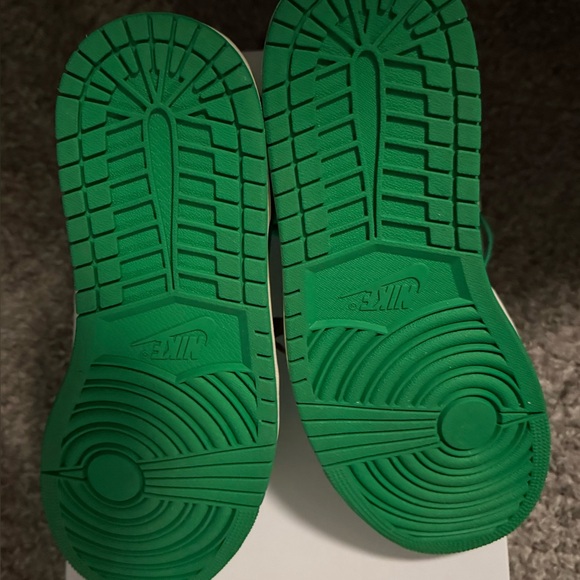 Authentic Nike Air Jordan 1 MID Green and Blue Sneaker Women size 11 Men size9.5 - Picture 5 of 13